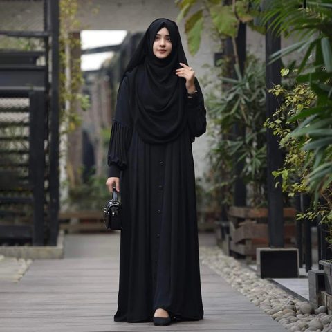 হাতা কুচি-টু বোরকা (short-sleeved burka)